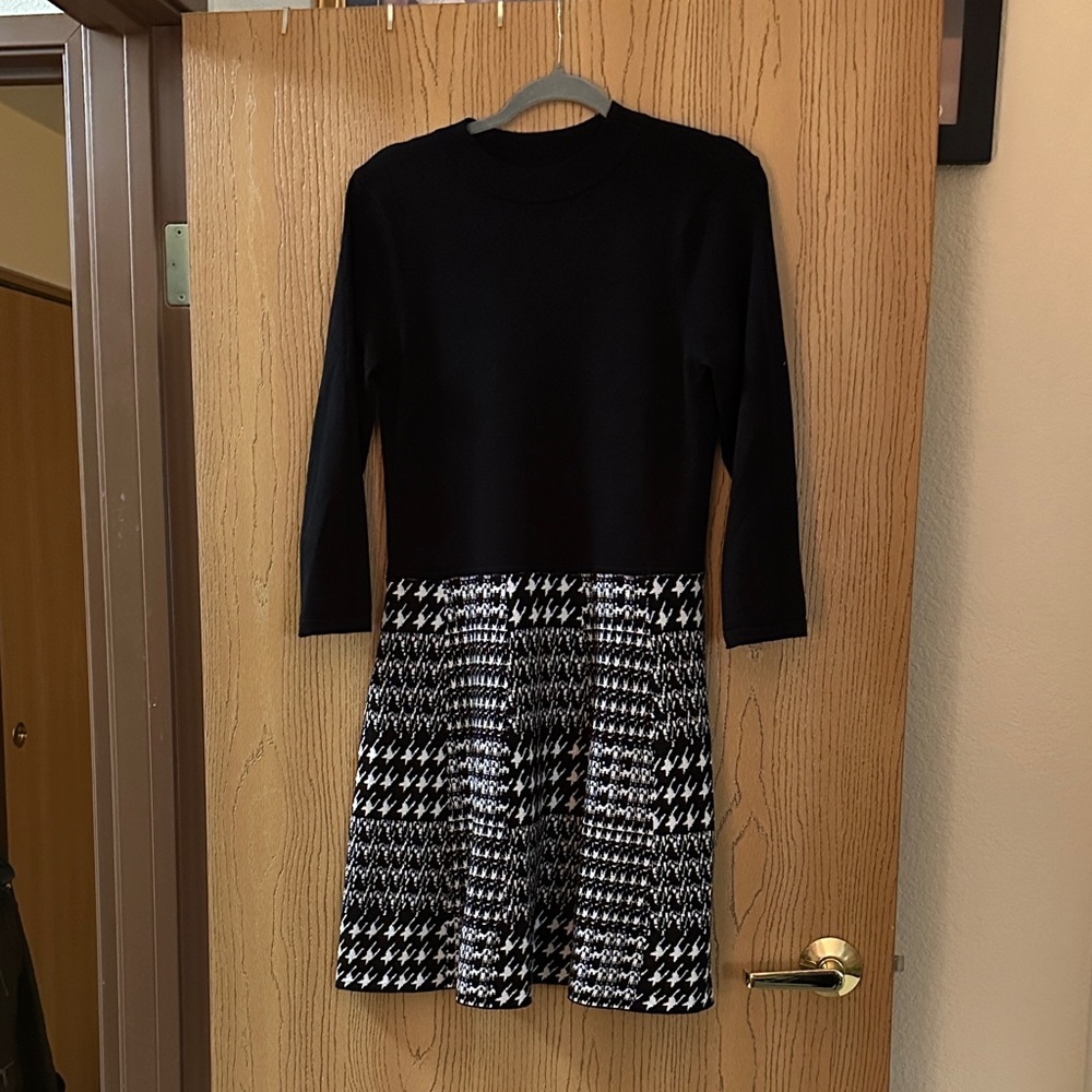 BCX Black and White Long Sleeve Dress
